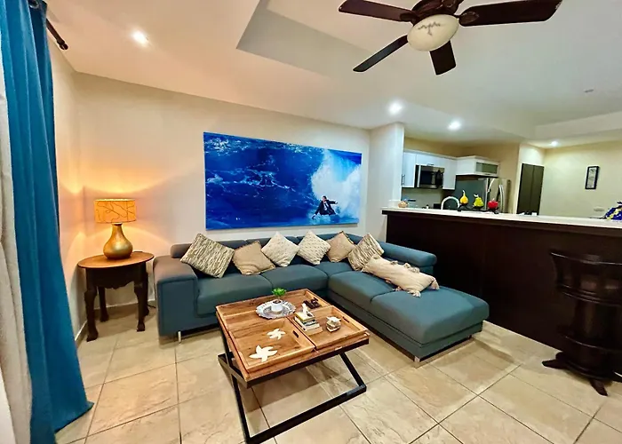 Apartamento De Lujo En Playa Jaco, Frente Al Mar, Wifi, Ac, Parqueo Privado Y Piscinas