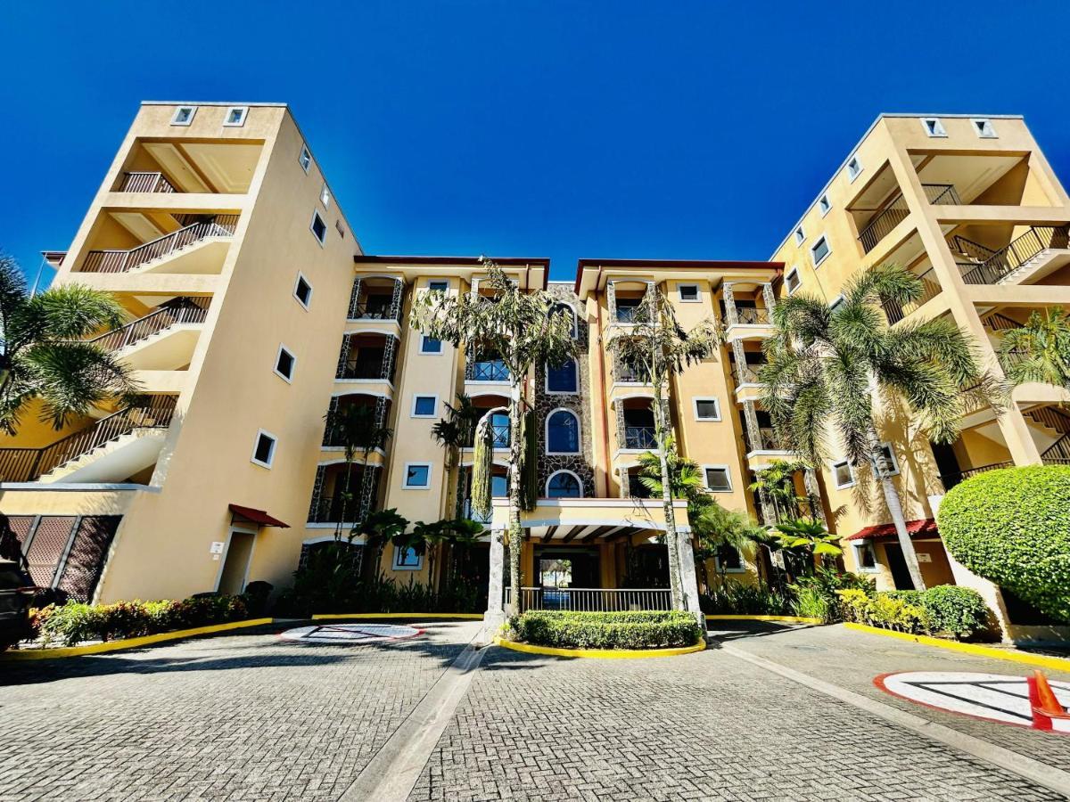 Appartement De Lujo En Playa Jaco, Frente Al Mar, Wifi, Ac, Parqueo Privado Y Piscinas