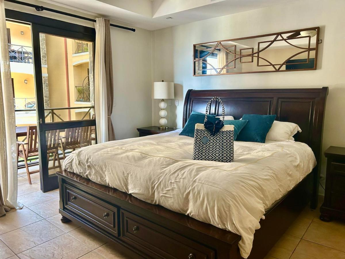 De Lujo En Playa Jaco, Frente Al Mar, Wifi, Ac, Parqueo Privado Y Piscinas Jacó