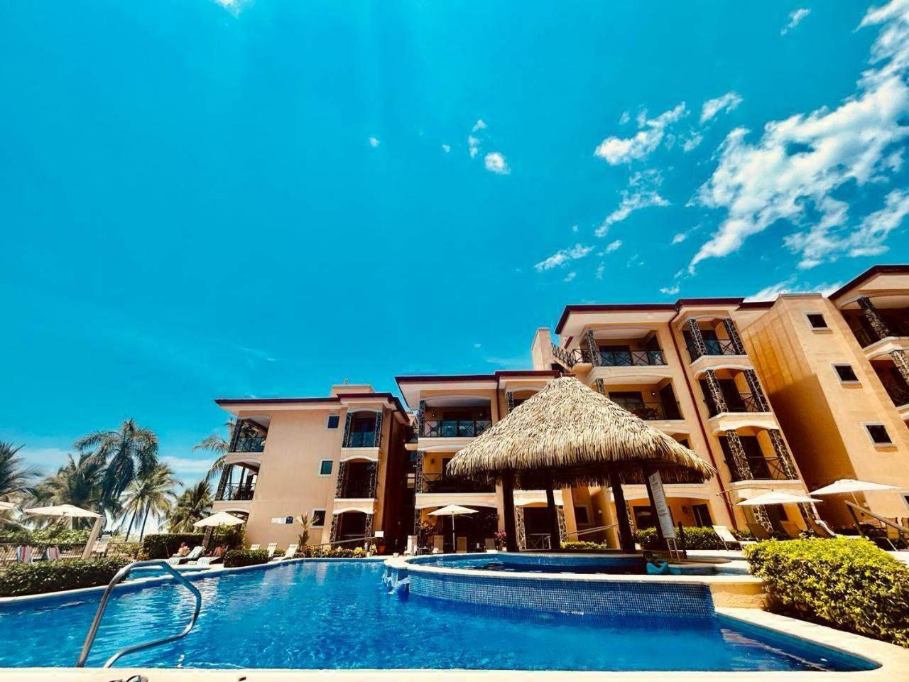 Appartement De Lujo En Playa Jaco, Frente Al Mar, Wifi, Ac, Parqueo Privado Y Piscinas *