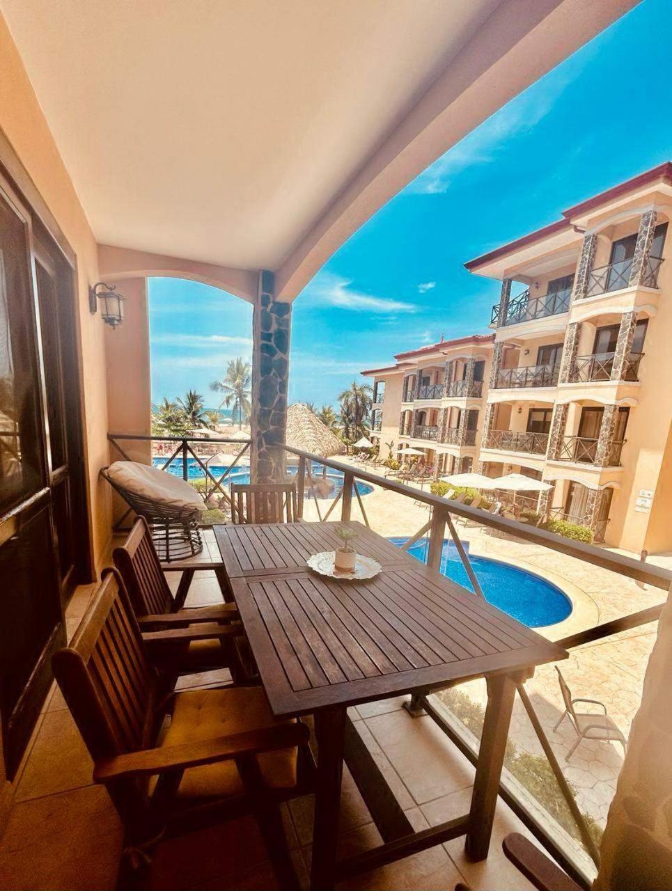 Appartement De Lujo En Playa Jaco, Frente Al Mar, Wifi, Ac, Parqueo Privado Y Piscinas