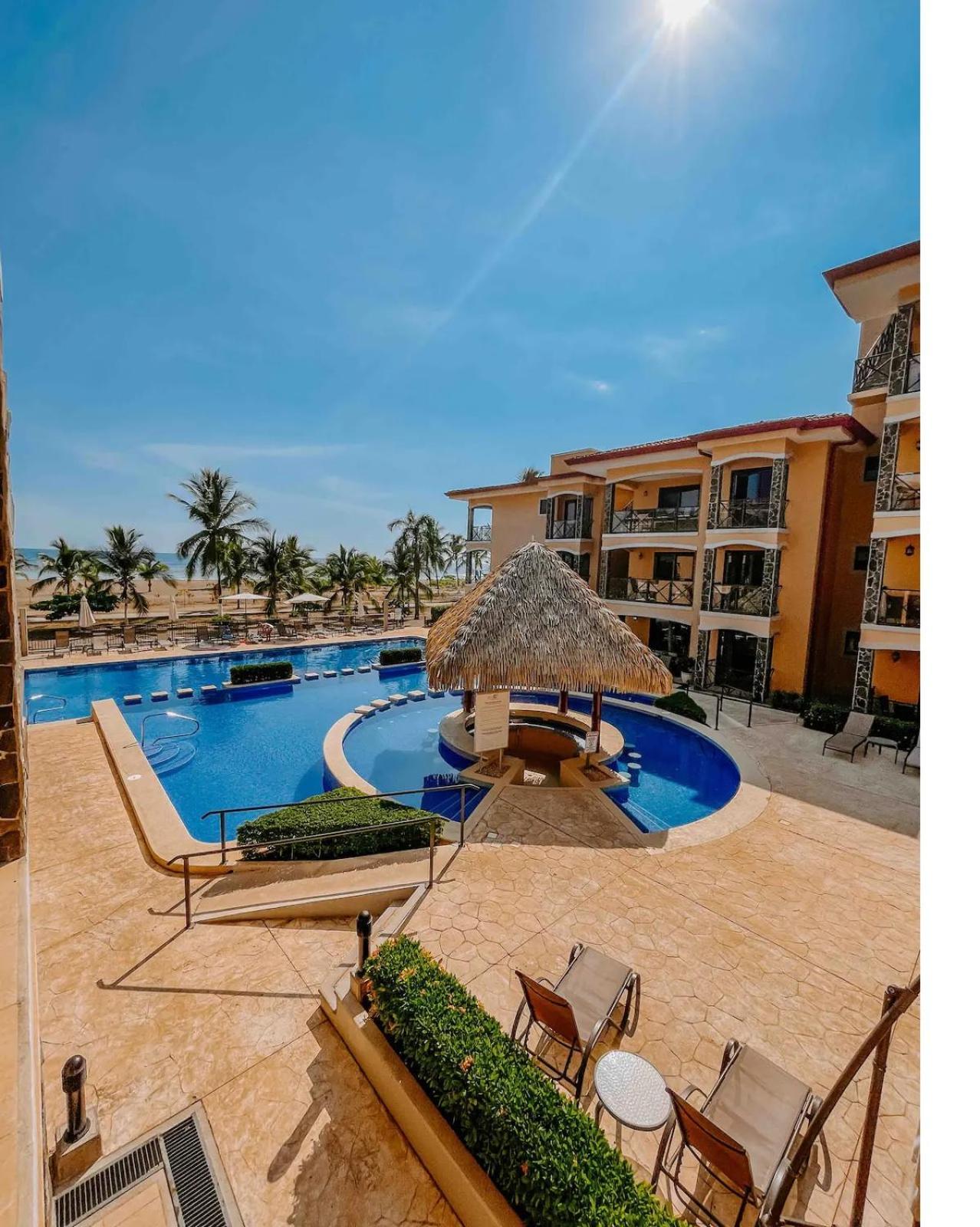 Appartement De Lujo En Playa Jaco, Frente Al Mar, Wifi, Ac, Parqueo Privado Y Piscinas