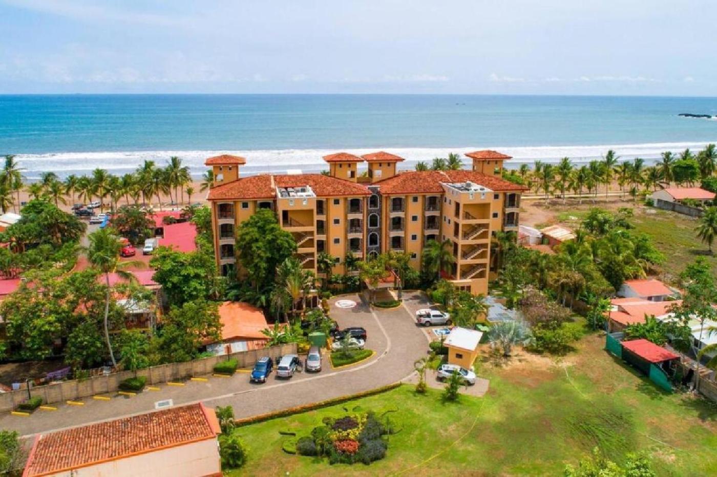 Appartement De Lujo En Playa Jaco, Frente Al Mar, Wifi, Ac, Parqueo Privado Y Piscinas