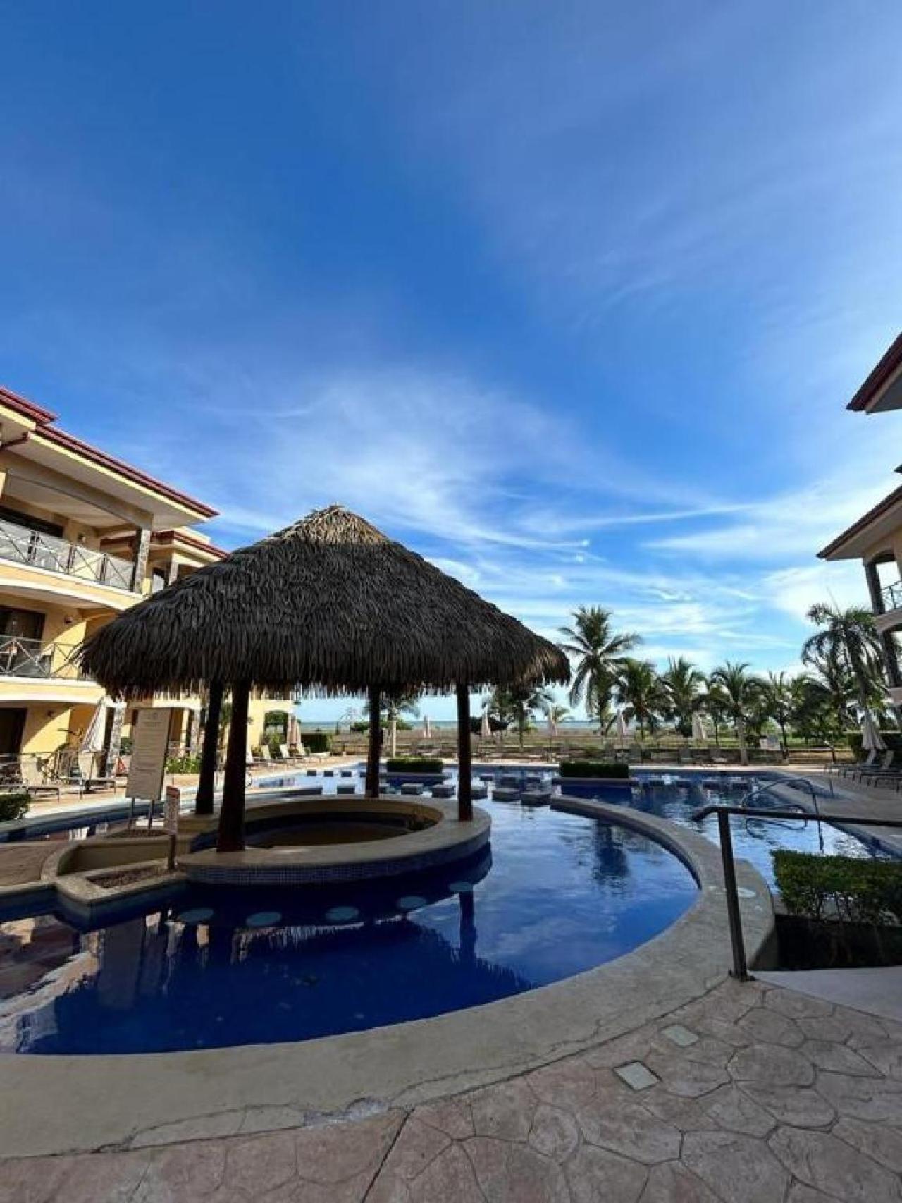 De Lujo En Playa Jaco, Frente Al Mar, Wifi, Ac, Parqueo Privado Y Piscinas Appartement Jacó