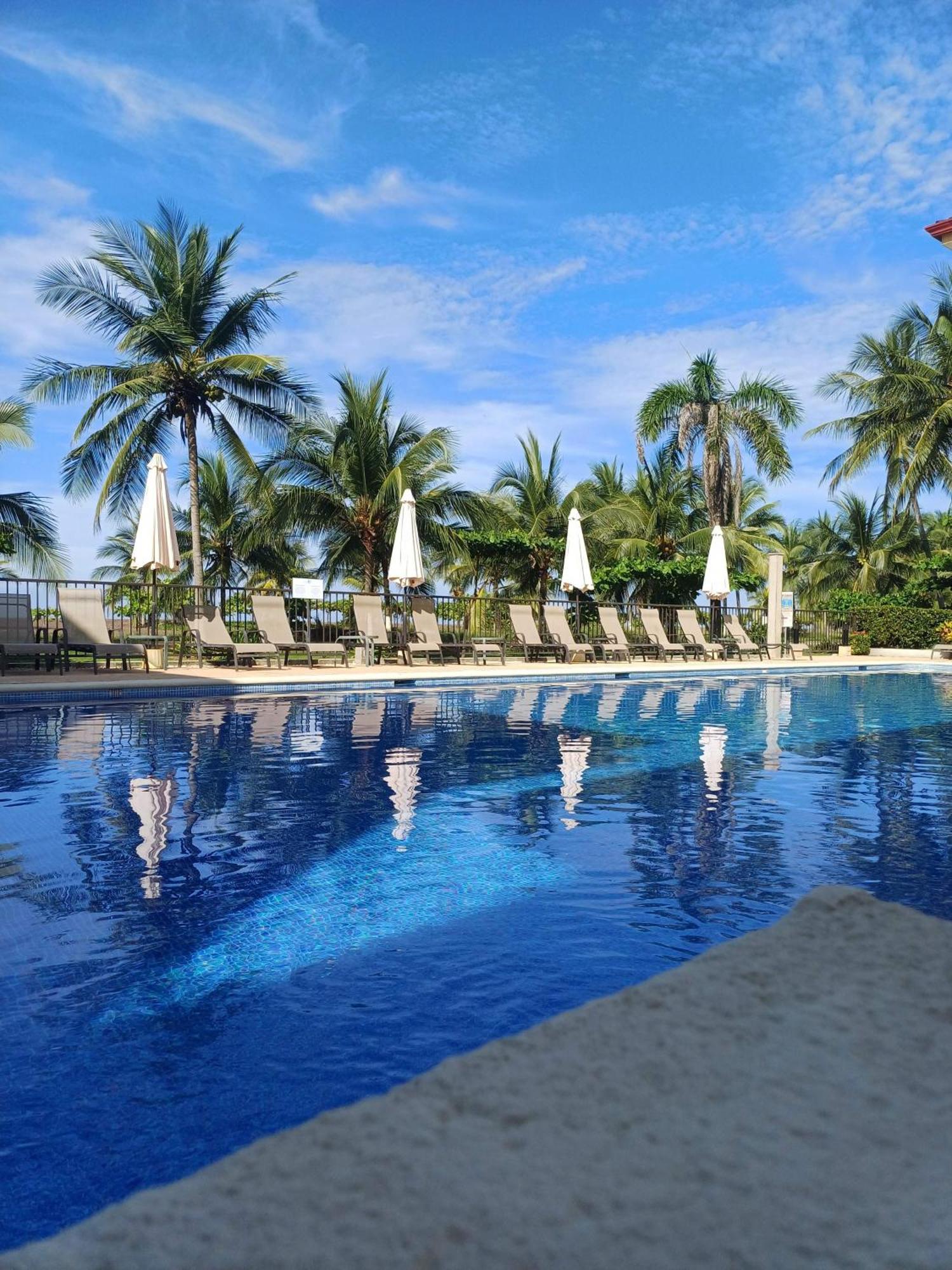 De Lujo En Playa Jaco, Frente Al Mar, Wifi, Ac, Parqueo Privado Y Piscinas Appartement *
