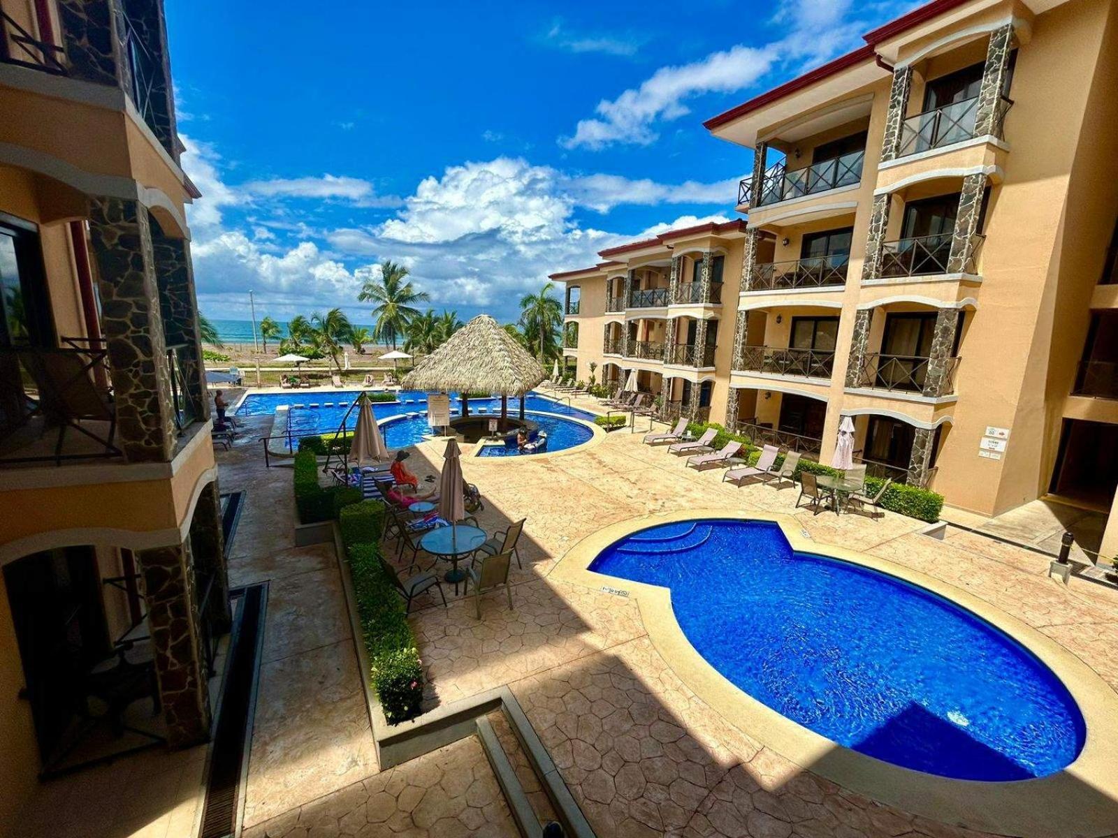 Appartement De Lujo En Playa Jaco, Frente Al Mar, Wifi, Ac, Parqueo Privado Y Piscinas